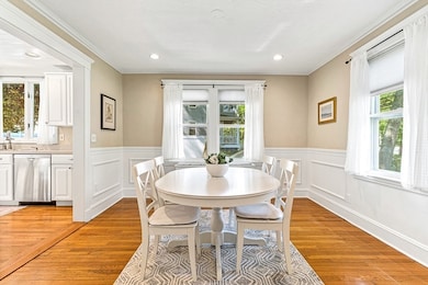 521 Chestnut St, Needham, MA 02492 - photo 4