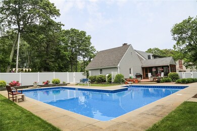 15 Tomahawk Cir, Saunderstown, RI 02874 - photo 4
