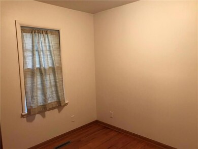 1106 N 5th Ave E, Newton, IA 50208 - photo 6