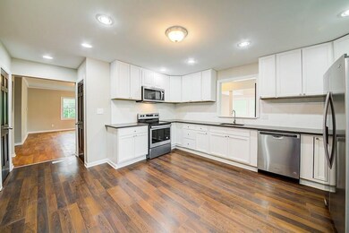 1141 Venetia Rd, Eighty Four, PA 15330 - photo 6