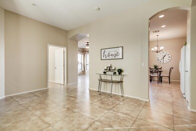 1452 E Geronimo St-9