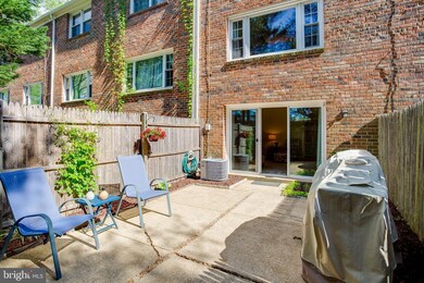 8538 Barrington Ct unit 934, Springfield, VA 22152 - photo 2