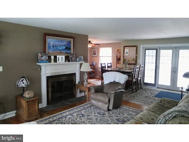 1318 Providence Rd, Secane, PA 19018 - photo 5