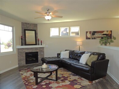 unlisted-address, Bend, OR 97701 - photo 4