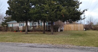 224 Melody Ln, Kelleys Island, OH 43438 - photo 2