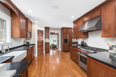 341 S Wright St, Naperville, IL 60540 - photo 5