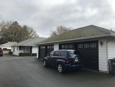 404 Pine St, Rogue River, OR 97537 - photo 3