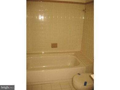 513 Carousel Cir, Norristown, PA 19403 - photo 6