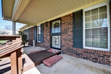 211 Lone Oak Dr, Shepherdsville, KY 40165 - photo 4