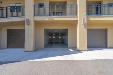 271 N Country Ln B 15-006