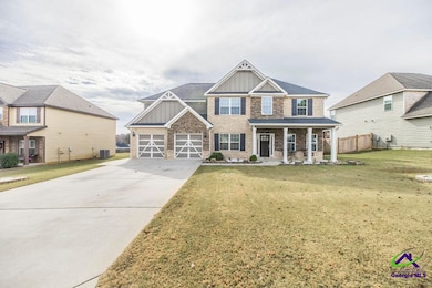 421 Newport Ave, Kathleen, GA 31047 - photo 3