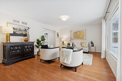 312 Leeds Ct, Naperville, IL 60565 - photo 3