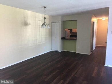 421 E Dartmouth Dr unit 6, Sterling, VA 20164 - photo 6