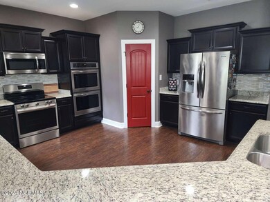 205 Canaan Ct, Jacksonville, NC 28546 - photo 2