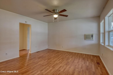 706 W Davidson Ave, Coeur D Alene, ID 83814 - photo 2