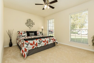 3201 Fox Run Dr, Alvin, TX 77511 - photo 7