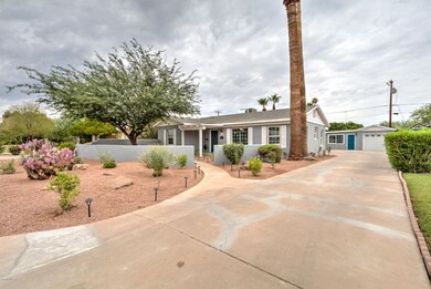 1614 W Earll Dr-4