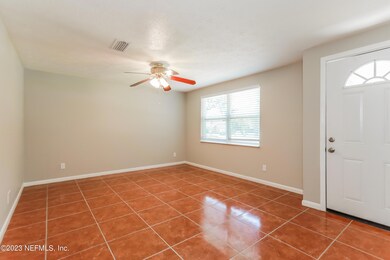 004-photo-living-room-8265256