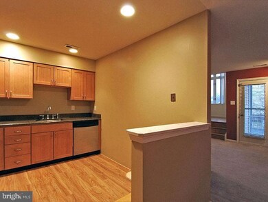 28 Lauren Ct unit 210, Levittown, PA 19057 - photo 5