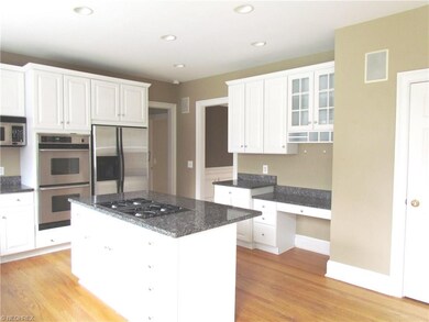 Island kitchen with all appliances