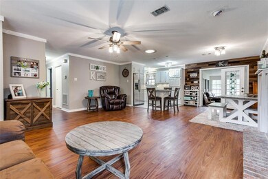 712 Kiowa Dr E, Gainesville, TX 76240 - photo 5