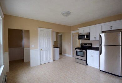 86 Bucklin St, Pawtucket, RI 02861 - photo 3