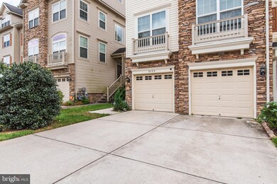 9123 Marlove Oaks Ln, Owings Mills, MD 21117 - photo 2