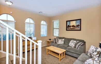 1807 N 77th Dr-large-005-13-Living Room-