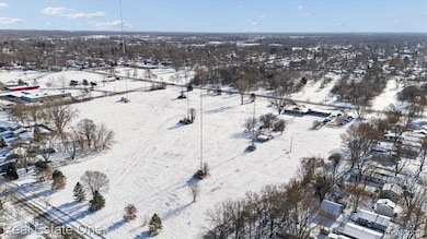 600 W Cavanaugh Rd, Lansing, MI 48910 - photo 3