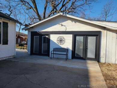 409 Broadway Ave, Eufaula, OK 74432 - photo 4