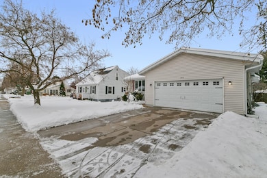 906 N Main St, Edgerton, WI 53534 - photo 3