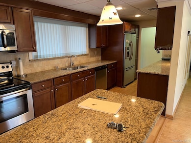 10 Pine St N, Lake Grove, NY 11755 - photo 7