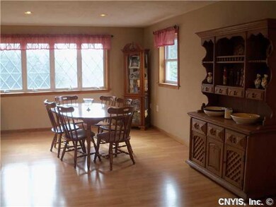 Dining Room. What great windows and great light to
