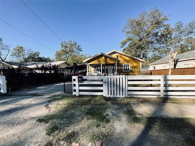 Sliding wrought iron fence