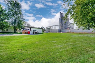 605 W Harrison St, Mentone, IN 46539 - photo 4