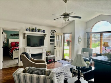 5202 E Harvard Ct, Columbus, IN 47203 - photo 5