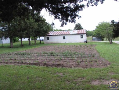 16932 R4 Rd, Mayetta, KS 66509 - photo 4