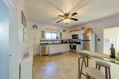 36 Dixon St, Newport, RI 02840 - photo 3