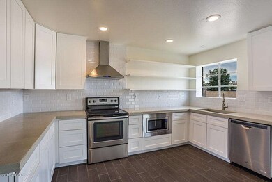 1109 W Campbell-2
