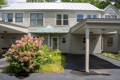 40 Wolf Rd unit 14, Lebanon, NH 03766 - photo 2