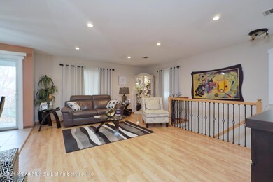 615 Correll Ave unit 164, Staten Island, NY 10309 - photo 4