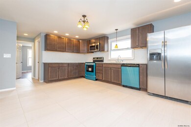 26 Pennsylvania Ave, Rensselaer, NY 12144 - photo 4