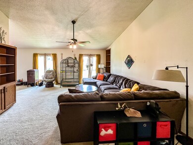 3867 Bonaventure Dr, Columbus, IN 47203 - photo 4