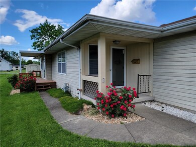 406 W Saint Louis Ave unit B, Effingham, IL 62401 - photo 2