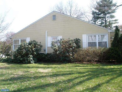 1016 W Heather Rd, Oreland, PA 19075 - photo 3