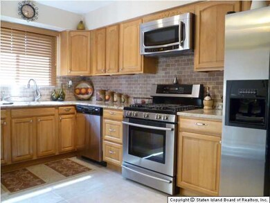 270 Elverton Ave, Staten Island, NY 10308 - photo 4