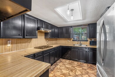 9431 Misty Bridge St, Houston, TX 77075 - photo 2