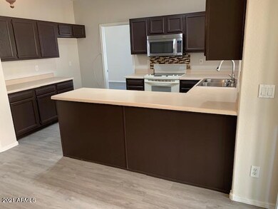 442 W El Freda Rd, Tempe, AZ 85284 - photo 3