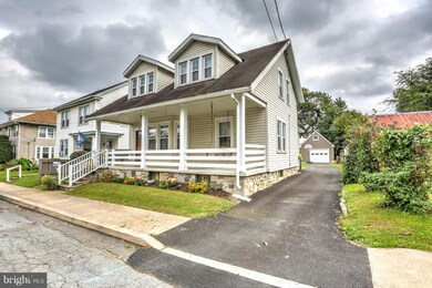 12 New St, New Holland, PA 17557 - photo 2