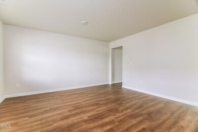 003-photo-living-room-14579159